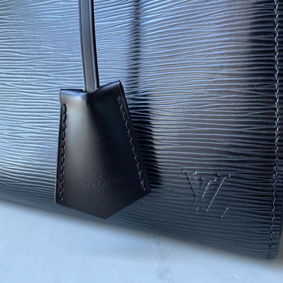 Mint condition! Authentic Louis Vuitton Pont-Neuf - Picture 3 of 10